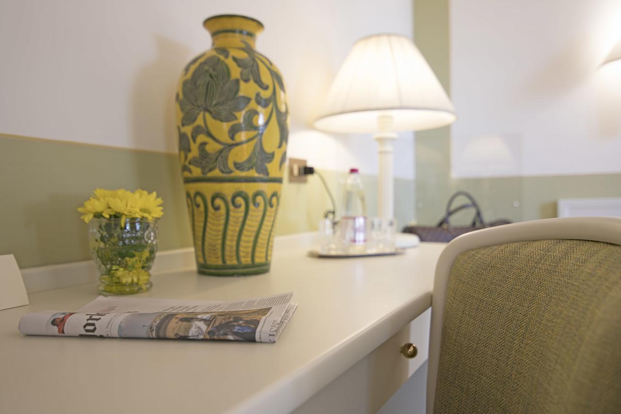 Relais Santa Chiara - Tuscany Charme Hotel San Gimignano